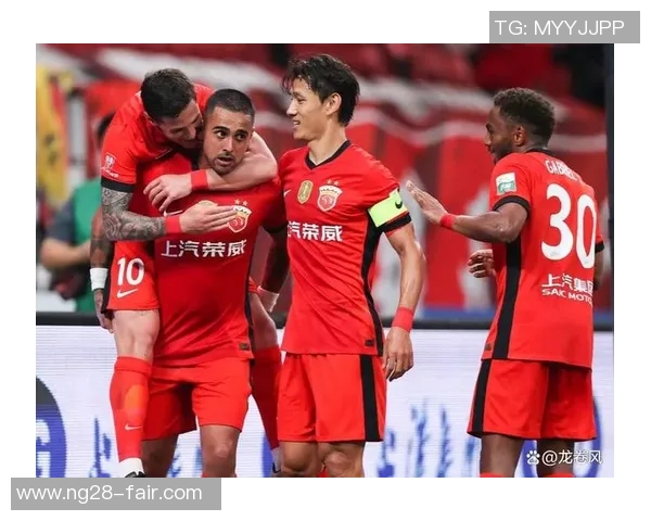 中超精彩对决AC米兰大胜巴萨4-0补时进球点燃全场激情