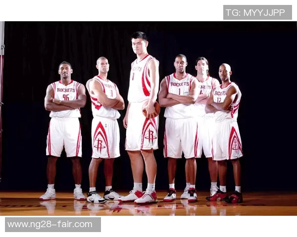 姚明演讲时身穿球衣的背后故事与篮球精神的传承