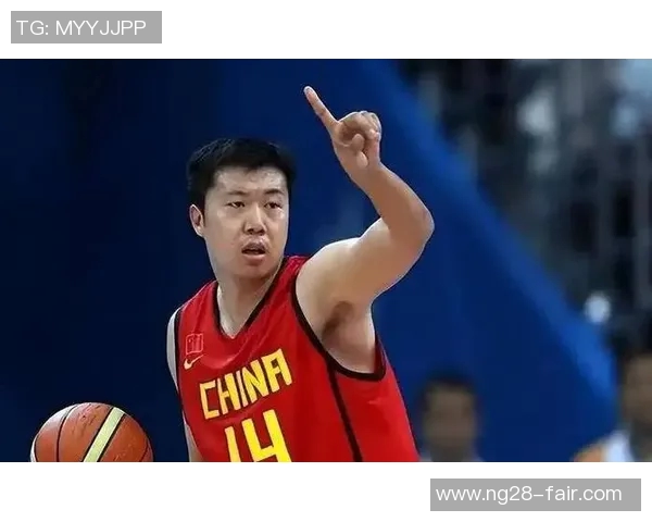 王治郅精彩进球助力姚明成就篮球传奇的辉煌时刻