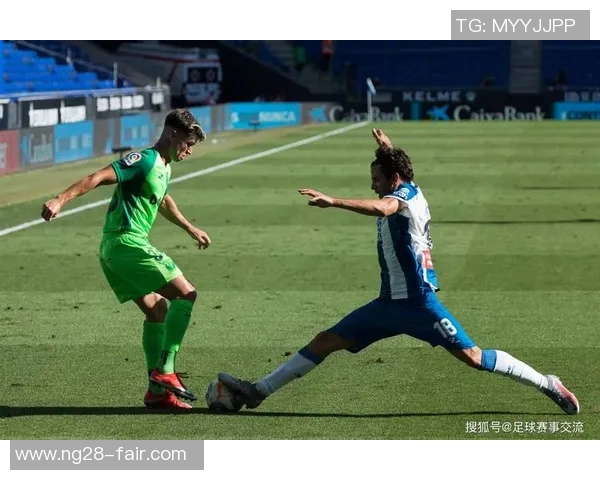 西甲激战：莱比锡大胜本菲卡红牌事件引发全场热议与战术分析