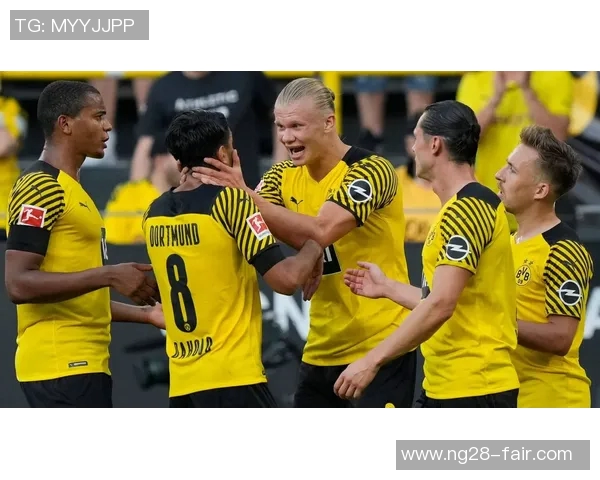 西甲激战：多特蒙德3-0莱比锡补时争议进球引发全场狂欢